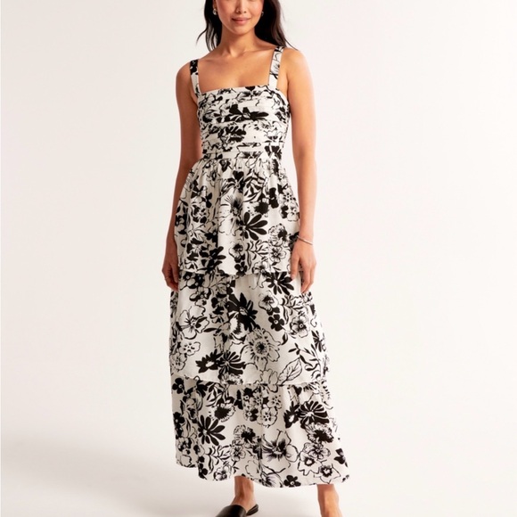 Abercrombie & Fitch Dresses & Skirts - Abercrombie & Fitch Tall Black & White Floral Tiered Maxi Dress